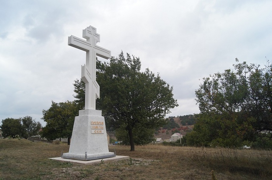 Большой крест в геленджике